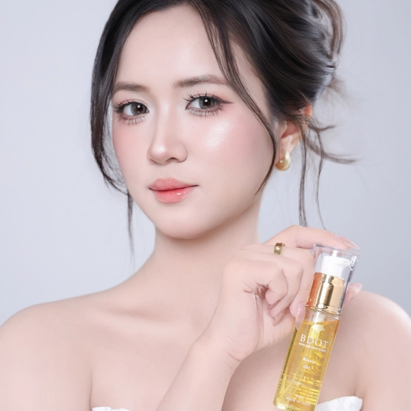 BDOT ESTHETIC OIL - DẦU DƯỠNG ẨM ĐA TẦNG Giúp dưỡng ẩm đa tầng, giúp da căng bóng khỏe mạnh từ bên trong 